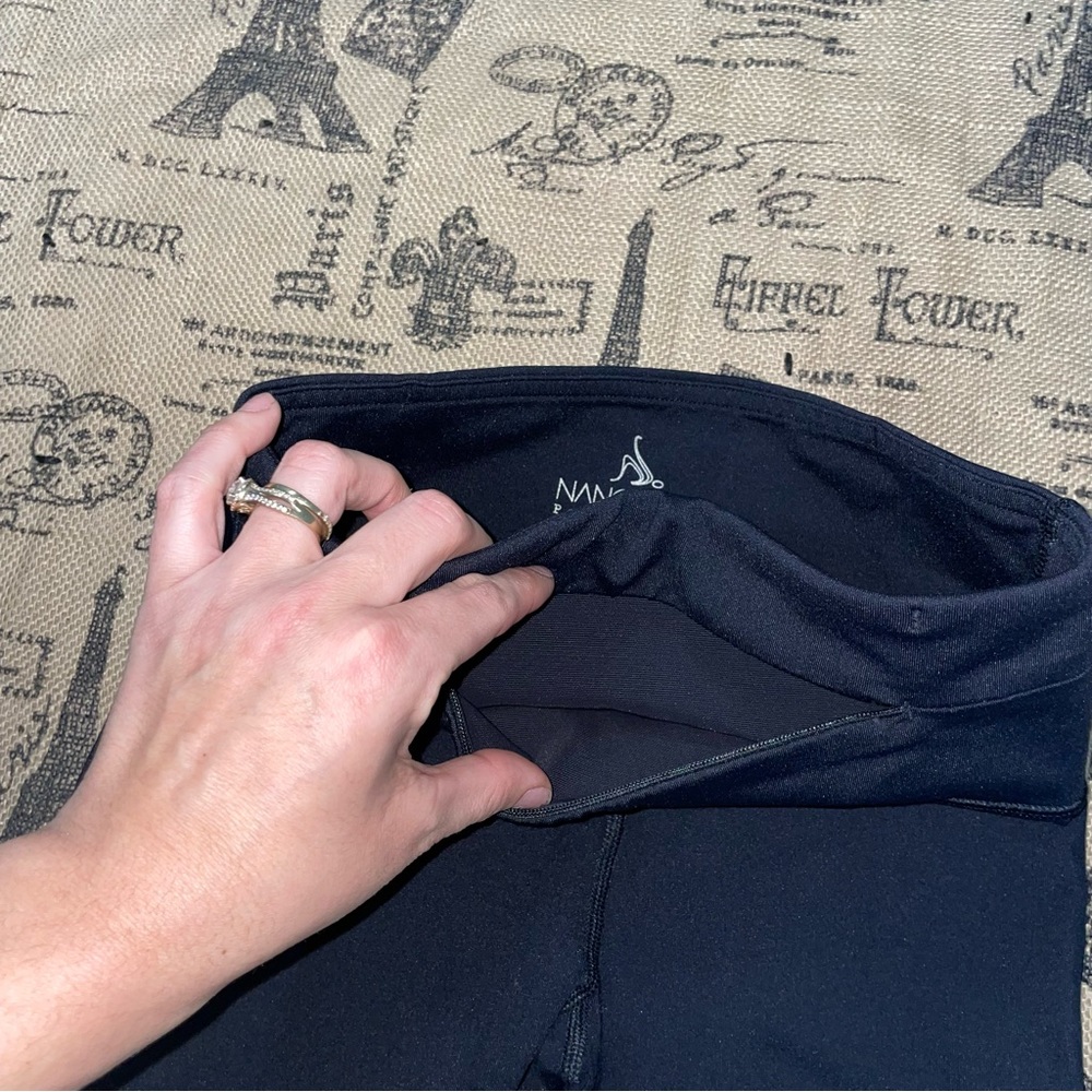 Nancy Rose Performance Black Solid Legging Size 4 - image 6
